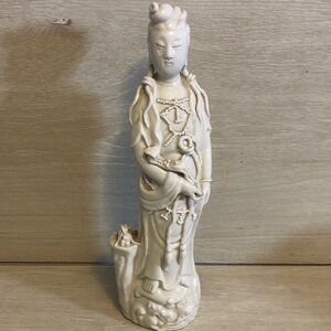 Vintage Chinese Guanyin Blanc de Chine 10” Porcelain Figurine Statue